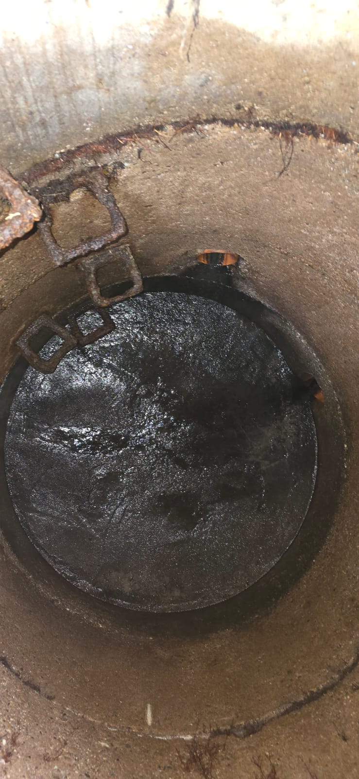 Voller Schacht, Wasser steht