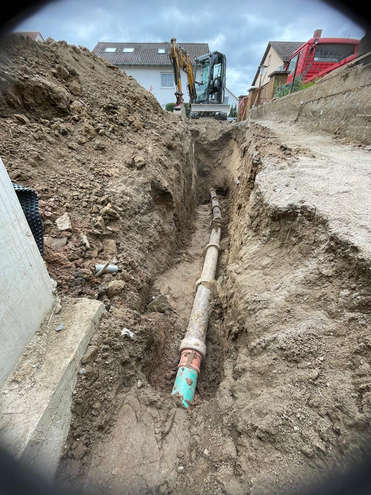 Zeigt Fahrzeuge/Bagger